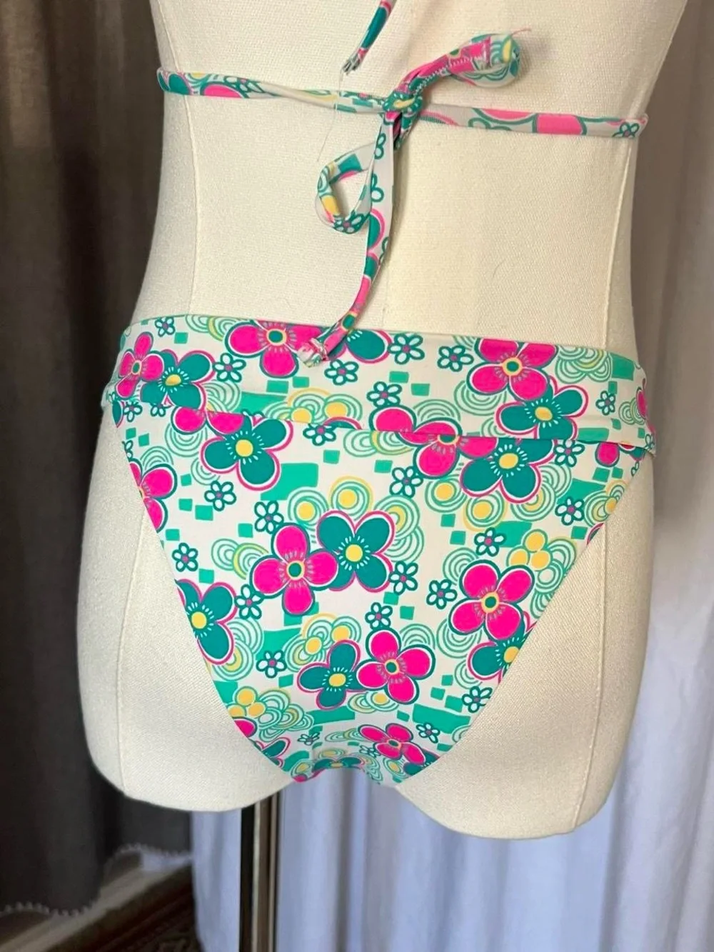 Frankies Bikinis x Naomi Osaka set in Flower Power 🌺